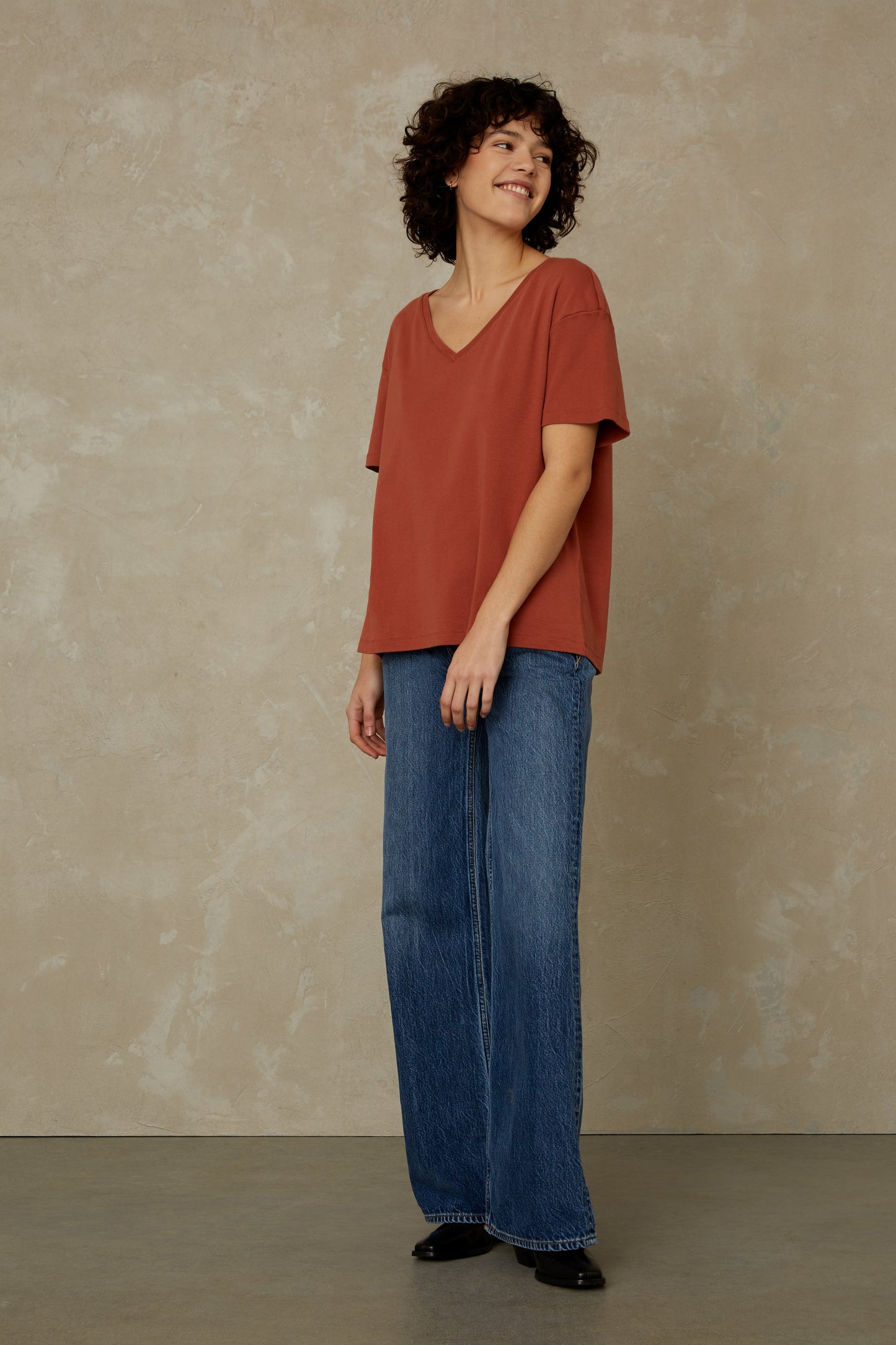 T-shirt col V en coton bio - terracotta "amarissa terracotta"