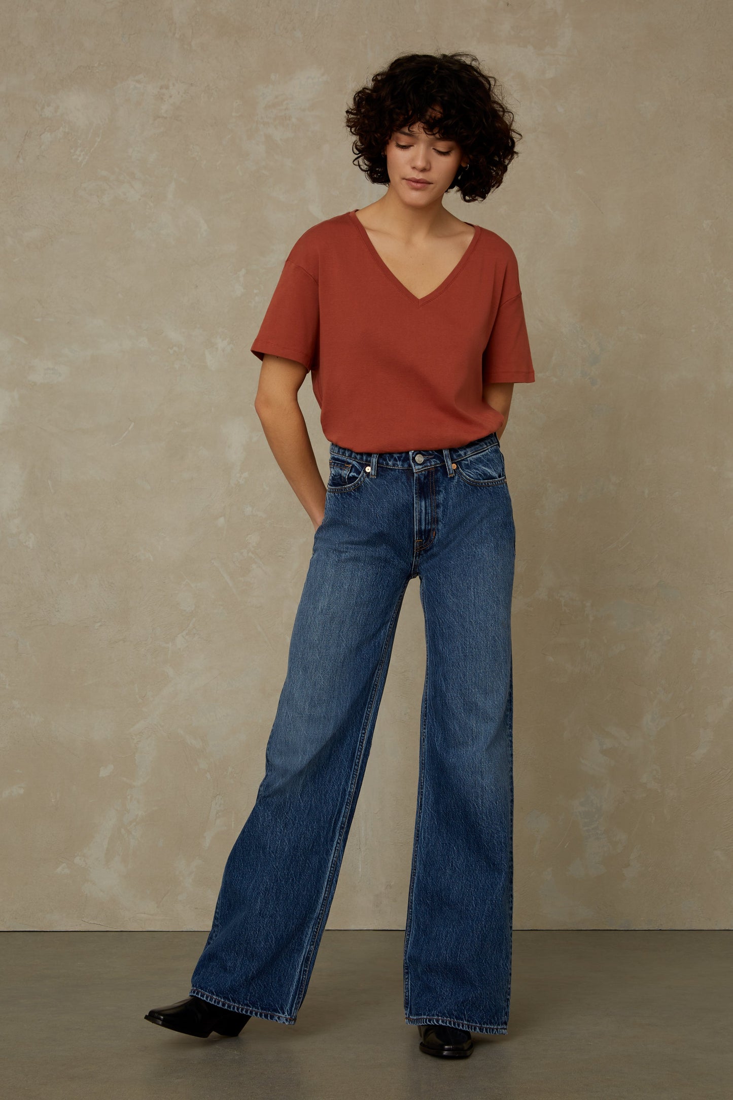 T-shirt col V en coton bio - terracotta "amarissa terracotta"