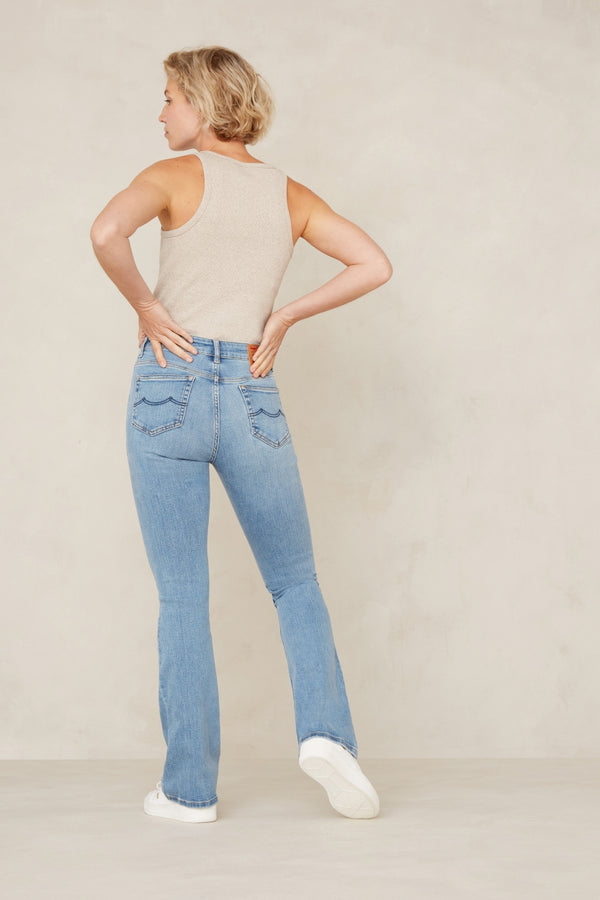 Jean flare bleu délavé en coton bio et recyclé - marie journey super light used