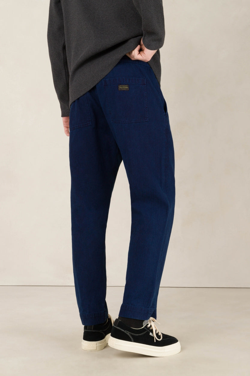 Pantalon droit en coton bio | Chevron bleu indigo "martin indigo herringbone"
