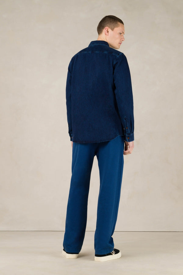 Chemise jean en coton bio et recyclé | bleu "enda pocket - dark denim"