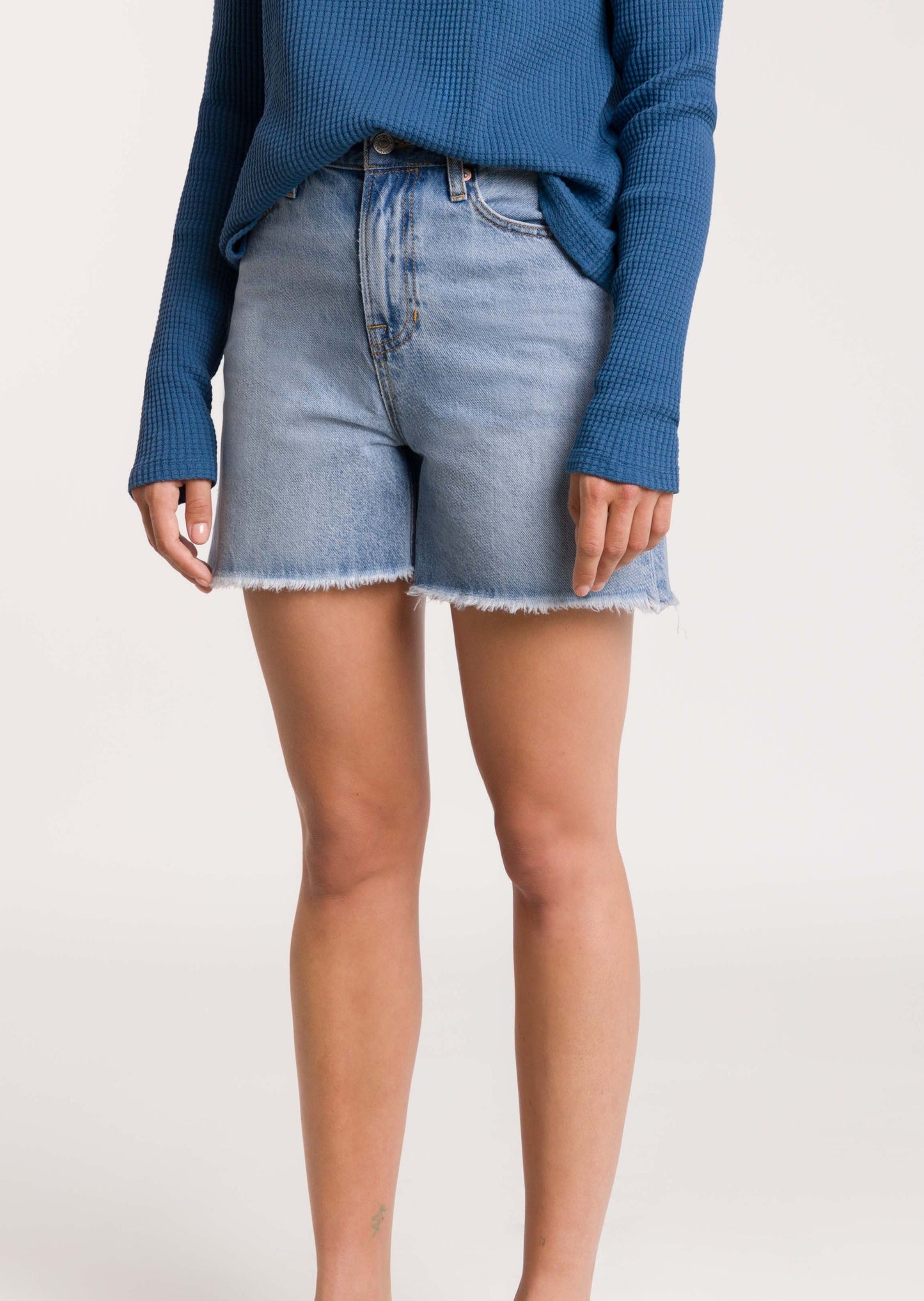 Short en denim de coton bio | bleu délavé "liora short blue reef super light used"