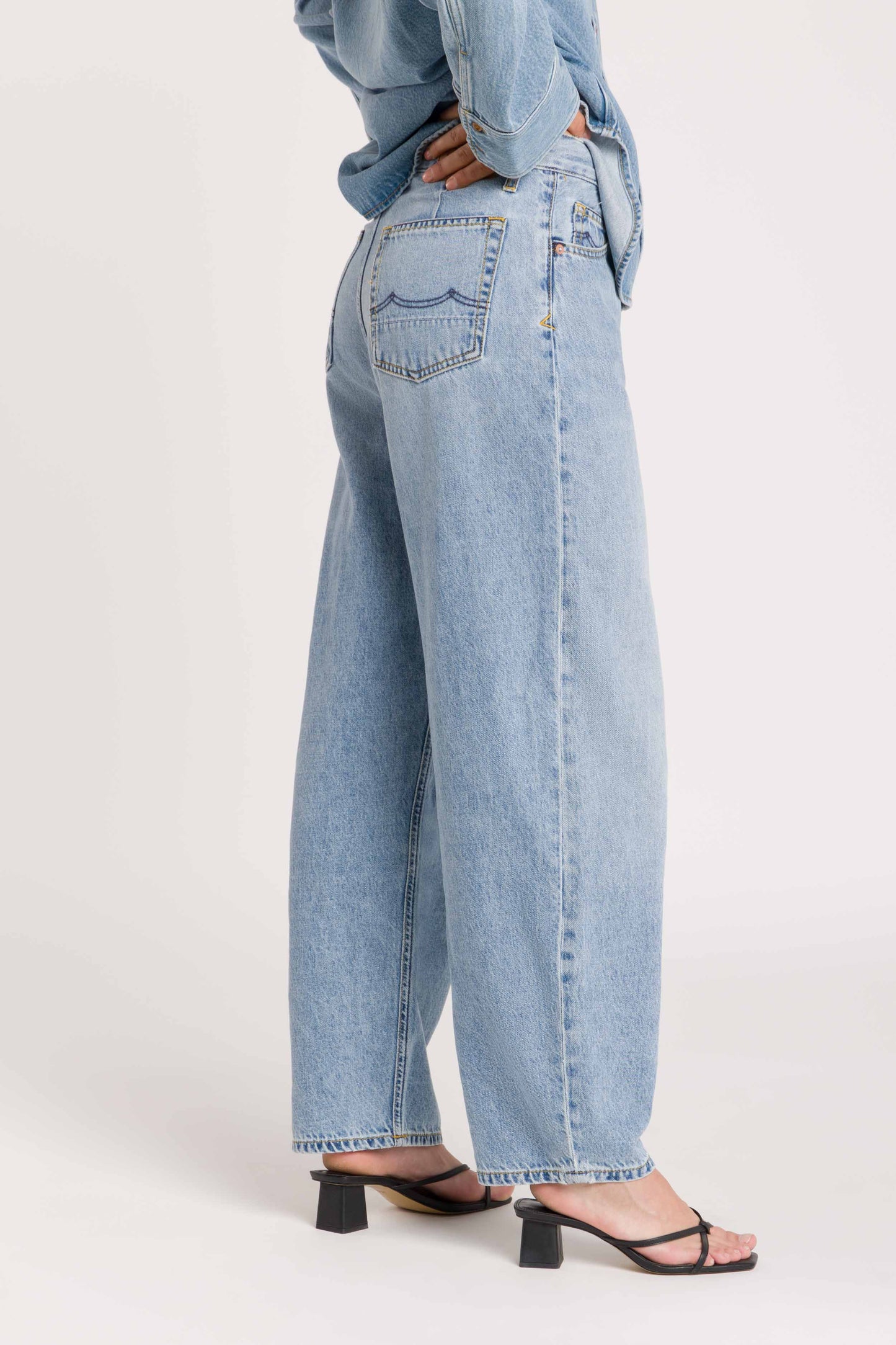 Jean ample en tencel et coton bio | bleu délavé "leila cropped cindy light used"