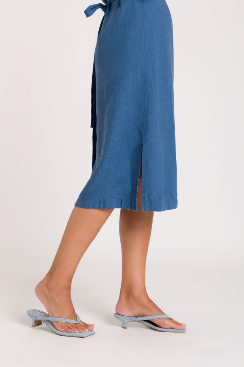 Robe portefeuille en lin | Bleu "thyra dark blue"