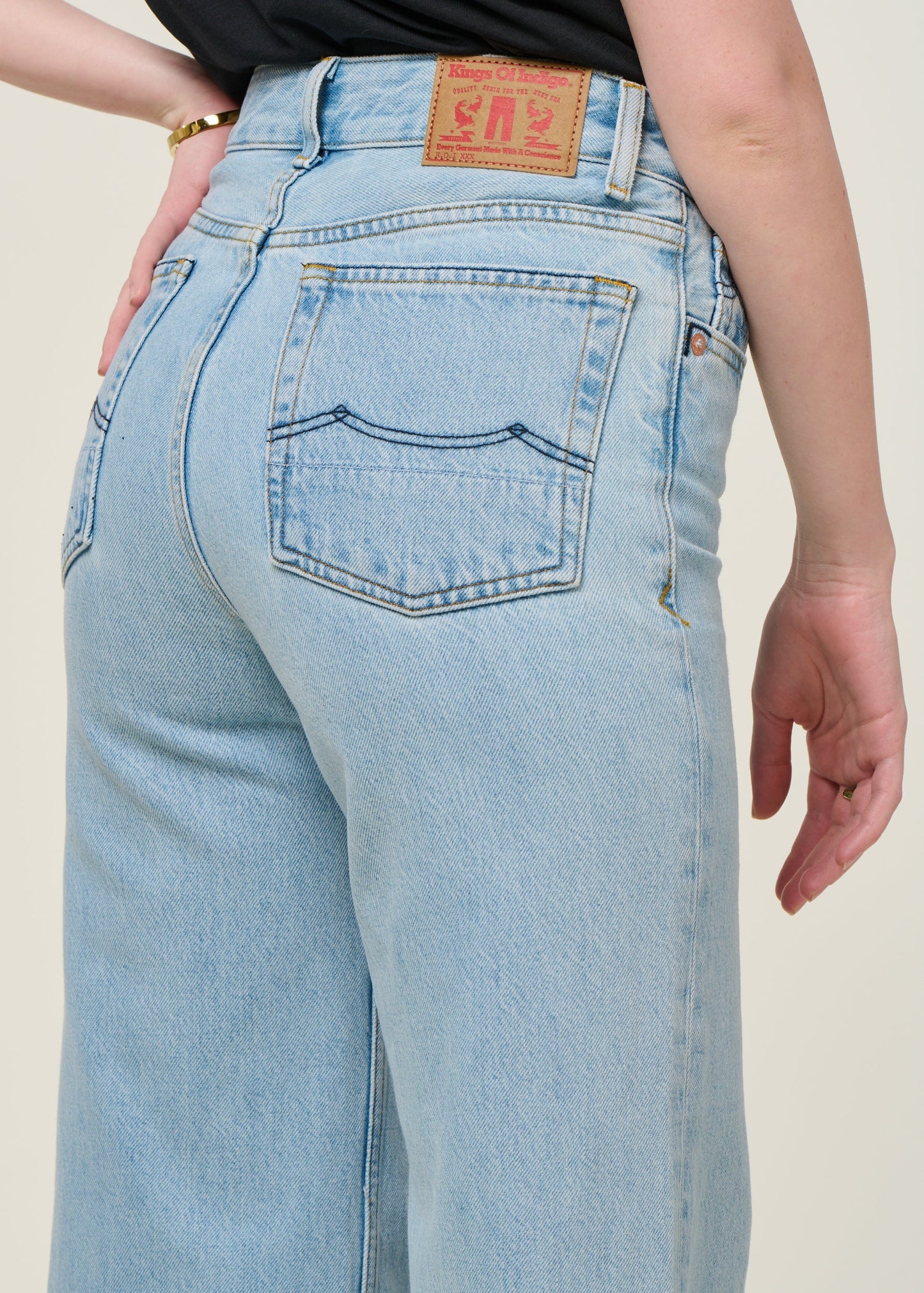 Jean évasé en coton bio | bleu délavé 'jane blue reef super light used'