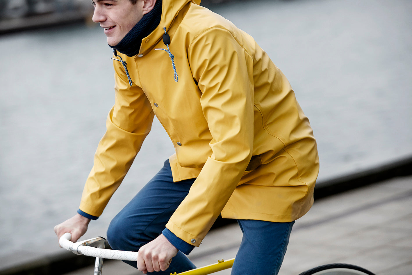 Imperméable marine en polyester recyclé