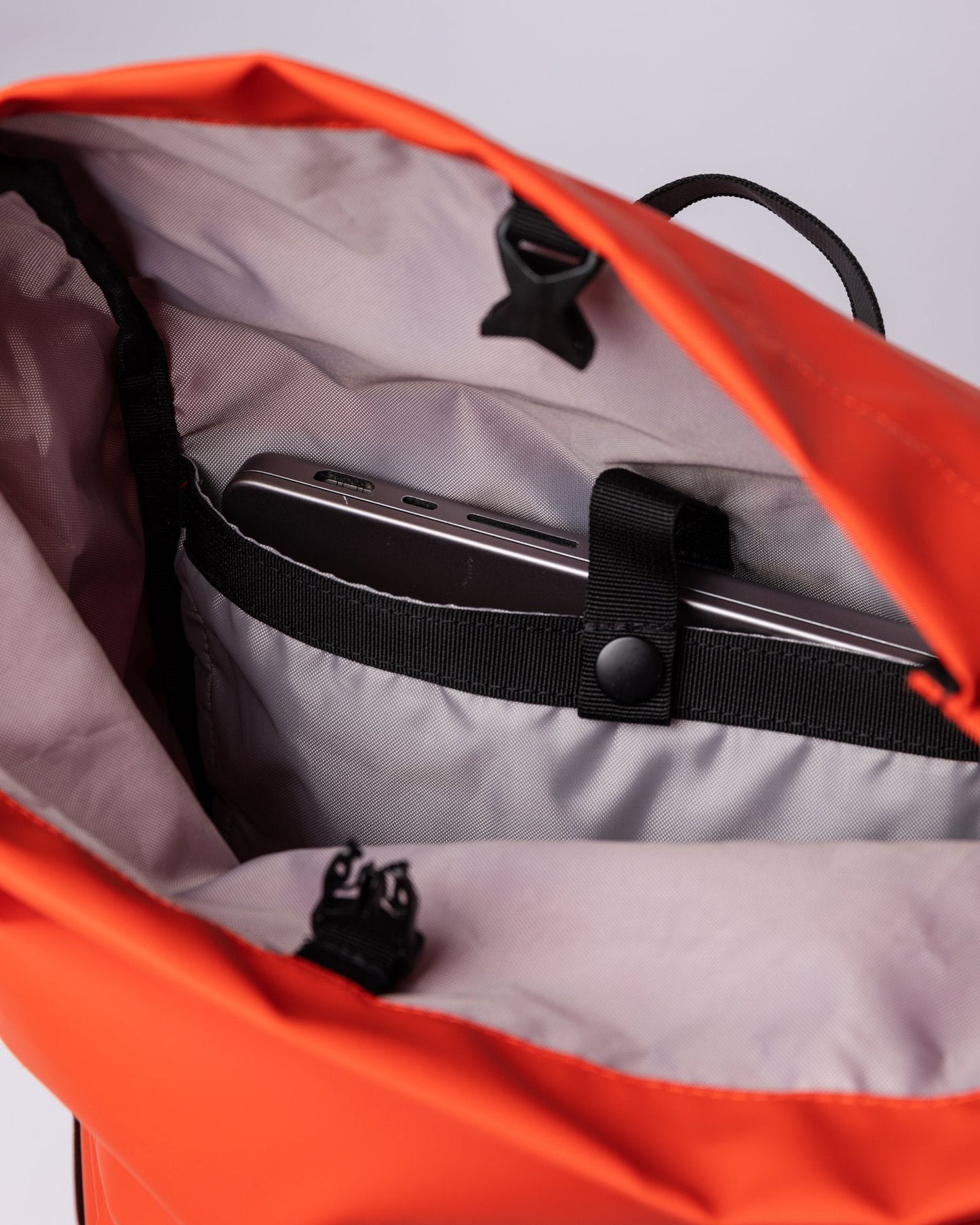 Sac à dos imperméable en matière recyclée | orange "konrad orange"