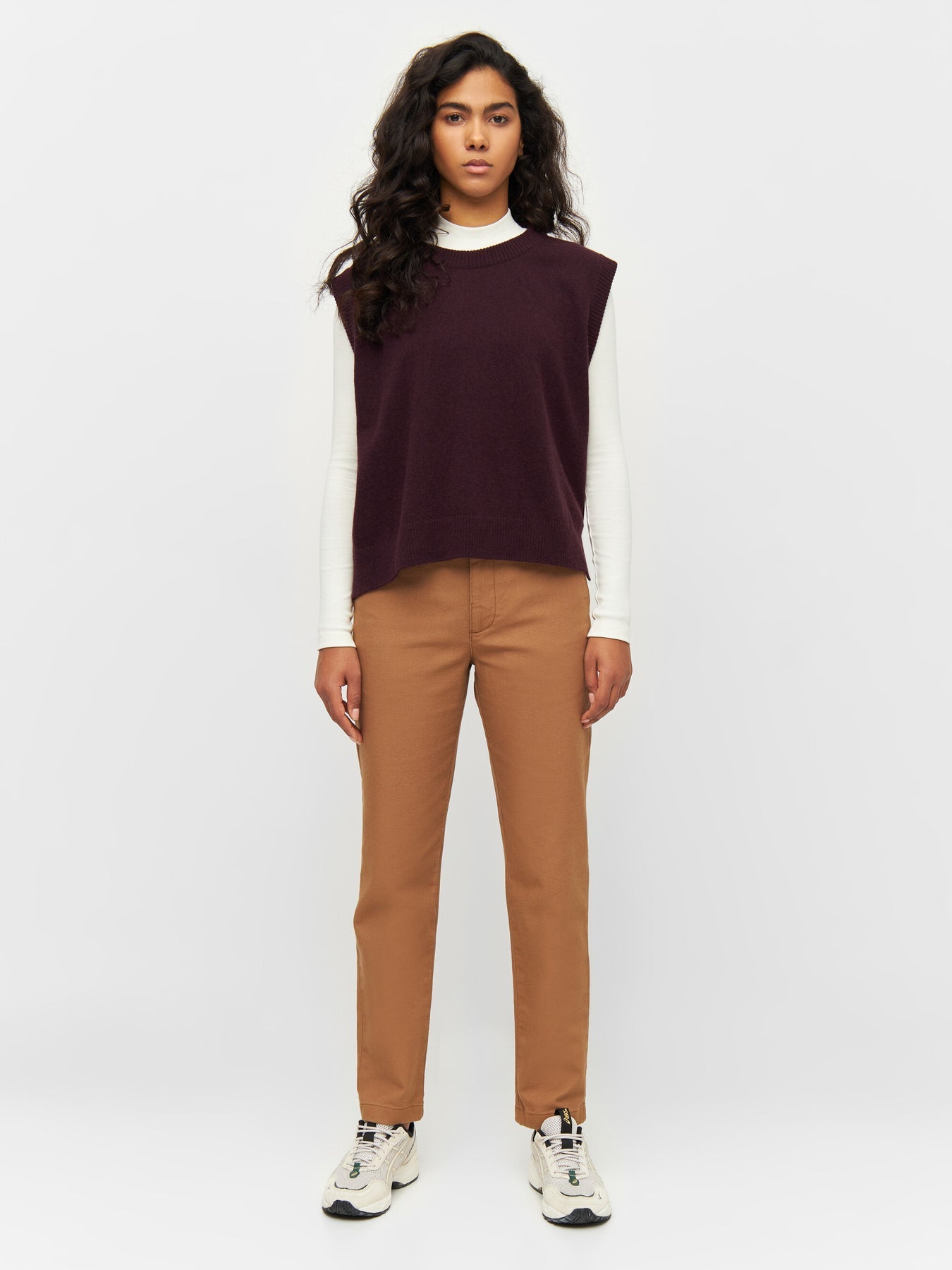Pull sans manches en laine bio | Acajou "lambswool vest chocolate plum"