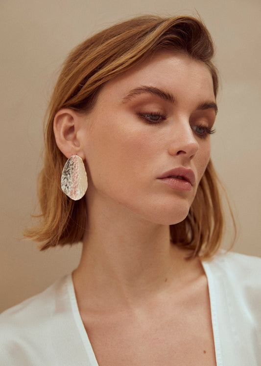 Boucles d'oreilles texturées en argent recyclé