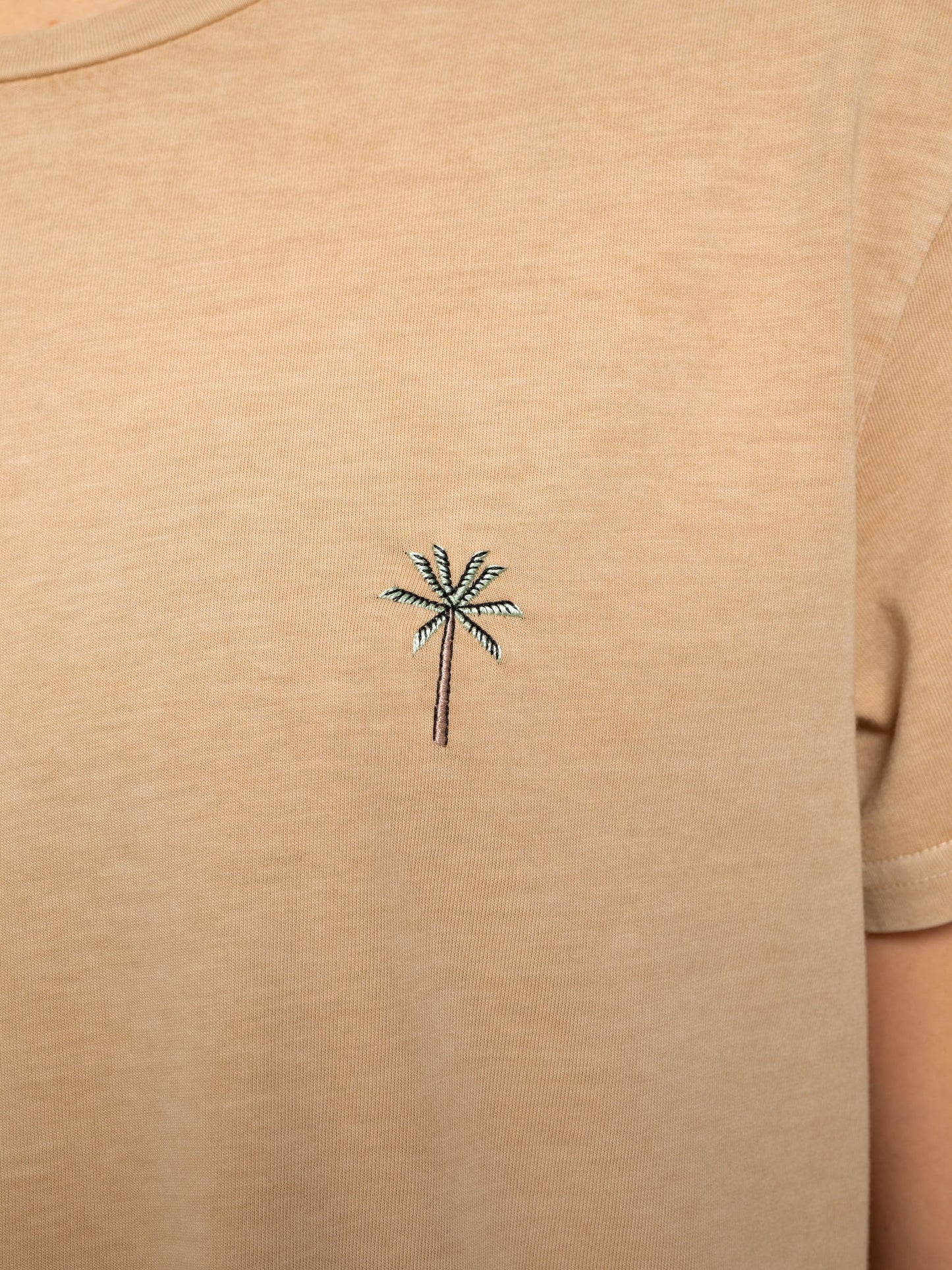 T-shirt beige brodé en coton bio - Lisa Palm Tree Faded Sun