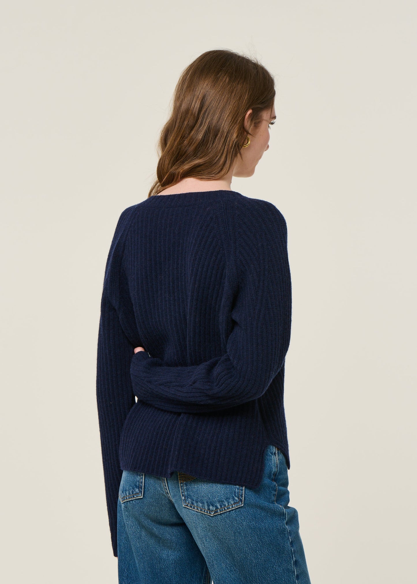Pull col v en cachemire recyclé | bleu "manon - blu mora"