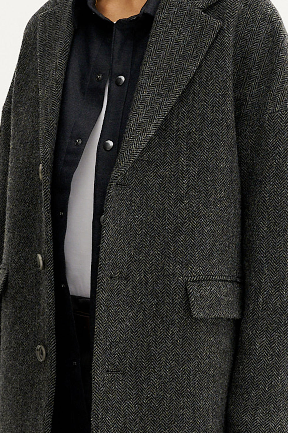 Manteau mi-long en laine bio recyclée | girs "genoa - anthracite herringbone"
