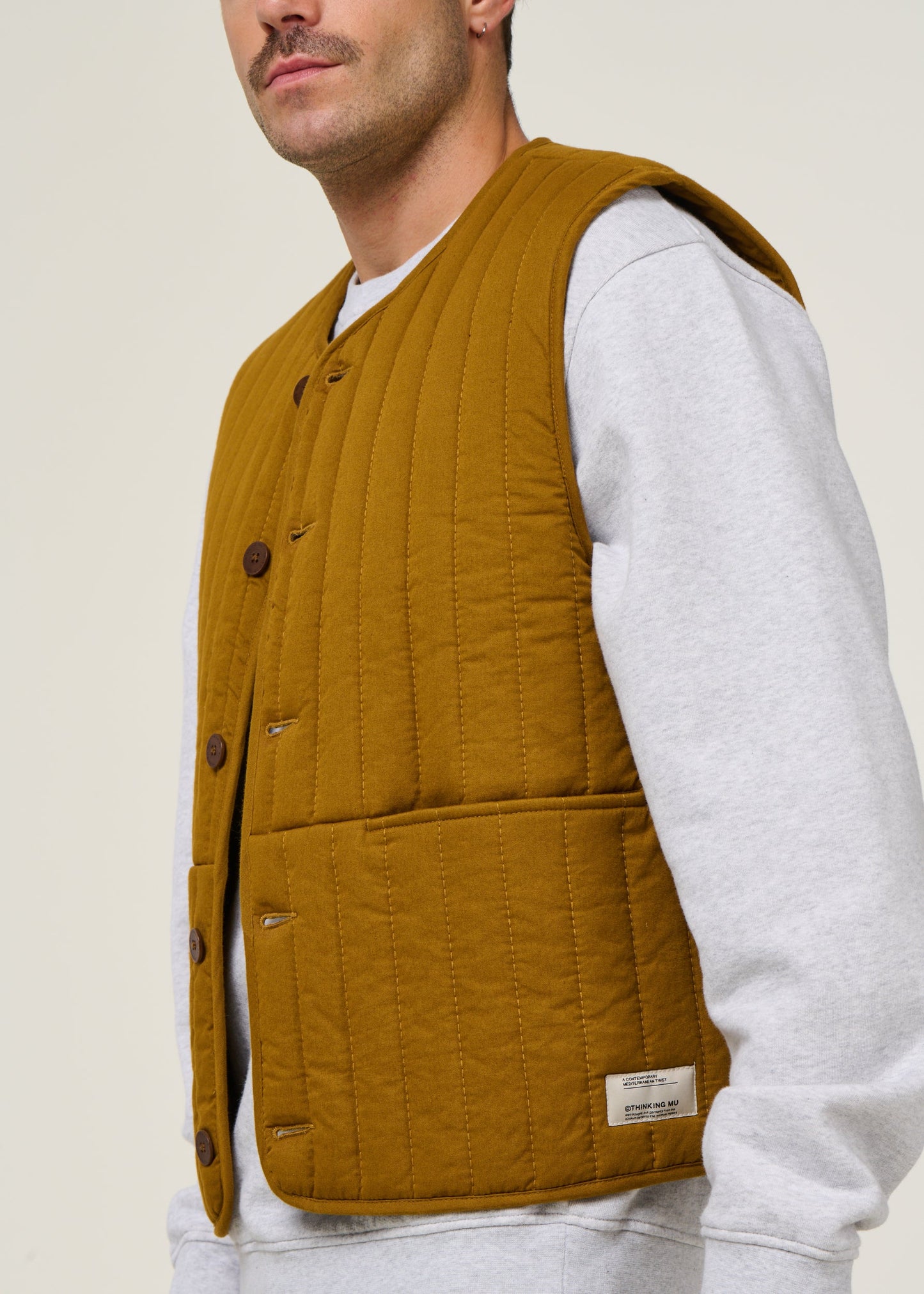 Veste matelassée sans manches en coton bio | camel "light oak jon vest - brown"