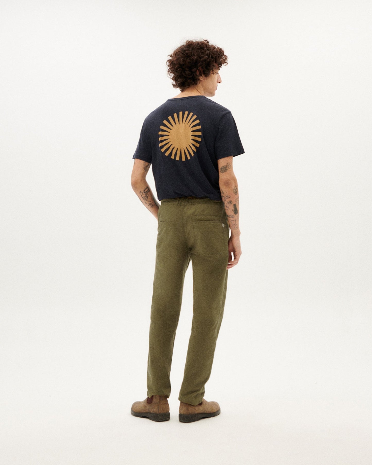 Pantalon droit en coton bio | kaki "olive green travel pants"