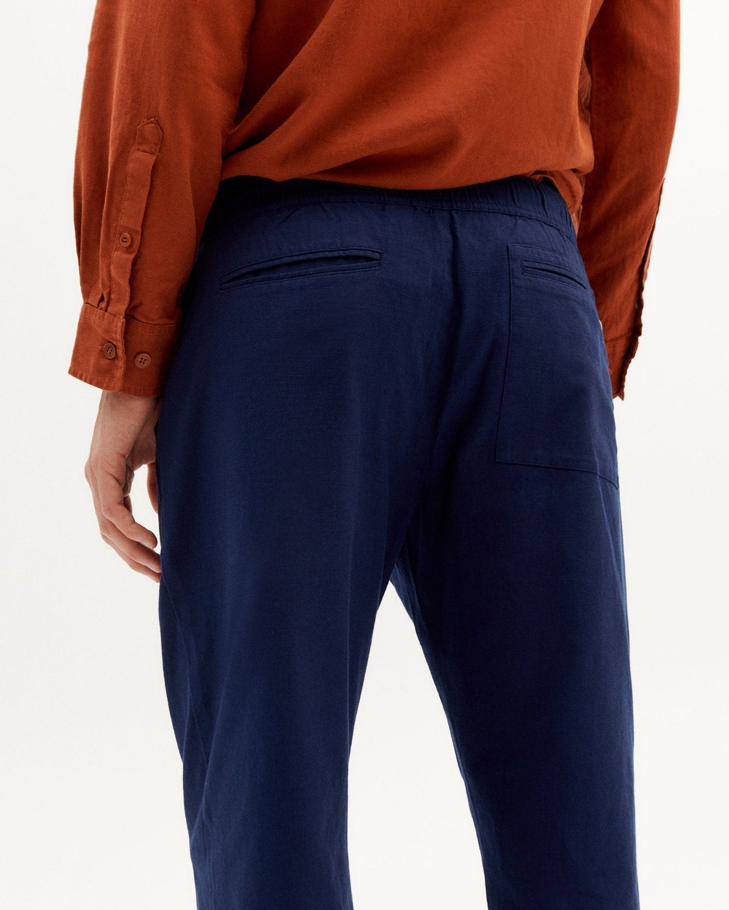 Pantalon droit en coton bio | marine 'blue night light travel pants'