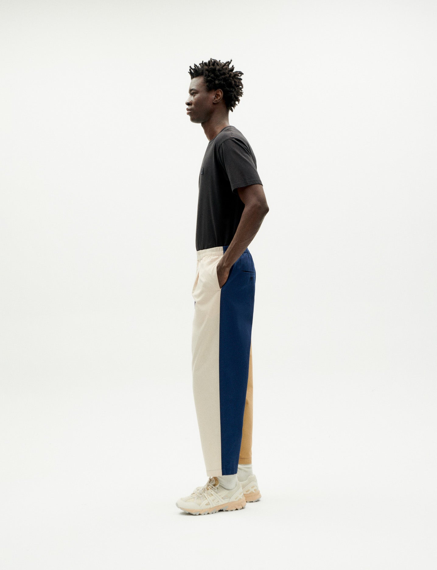 Pantalon droit en coton bio | Tricolore "patched luc pants navy ivory camel"