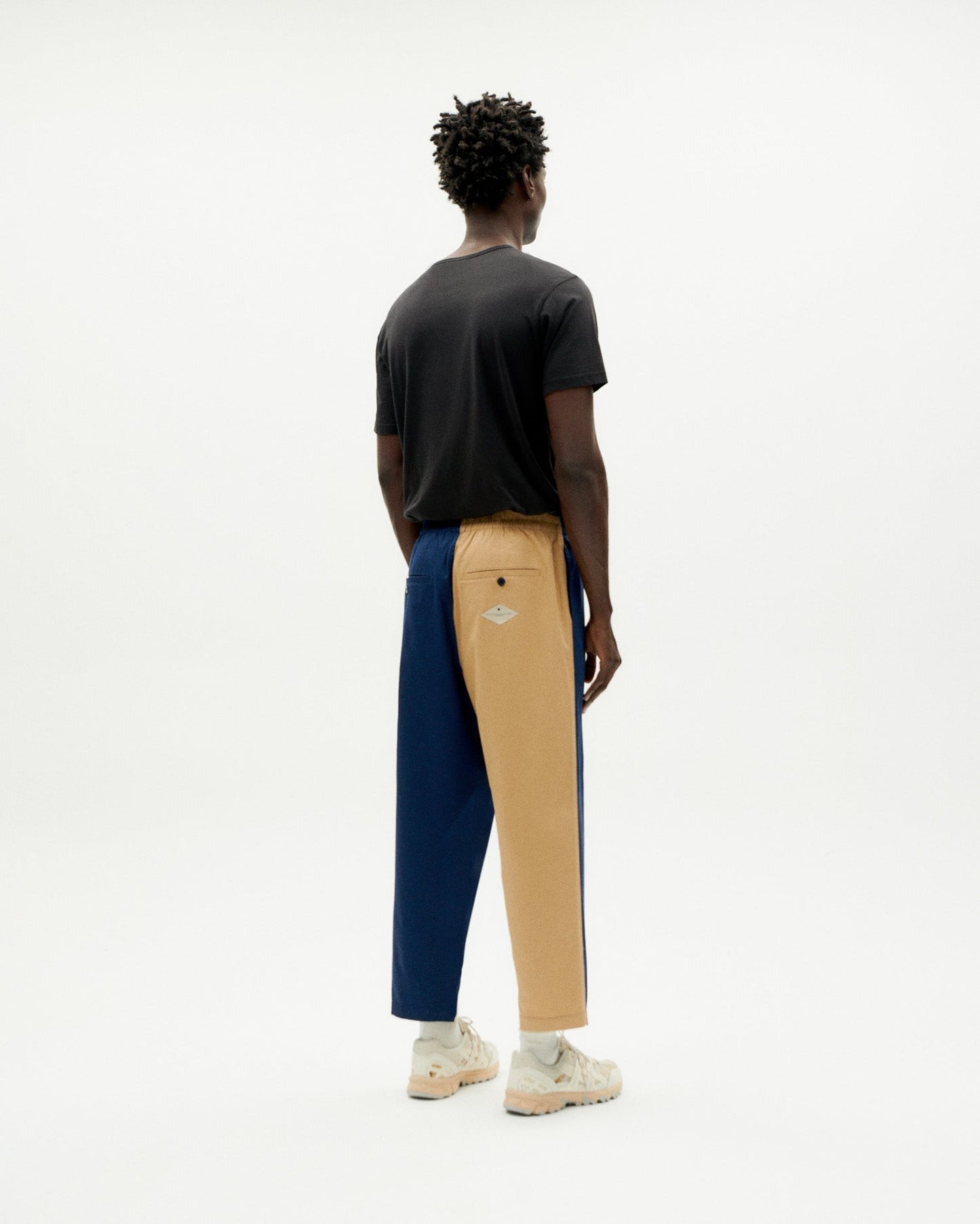 Pantalon droit en coton bio | Tricolore "patched luc pants navy ivory camel"