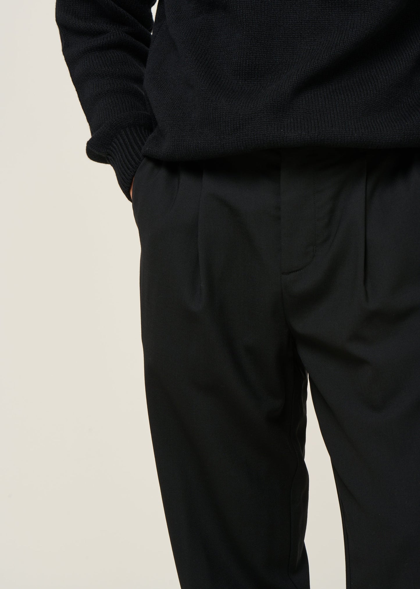 Pantalon droit à pinces en laine certifiée | noir 'black pierre pants - black'