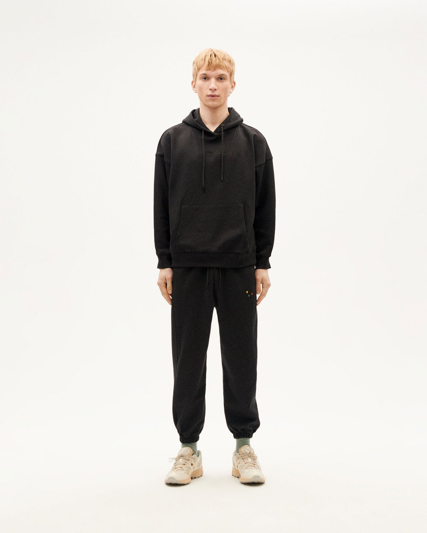 Sweat oversize en coton bio et matière recyclée | noir "black andrea hoodie"