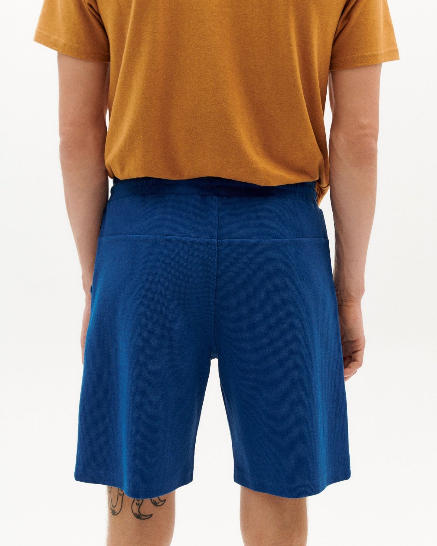 Short bleu klein texturé en coton bio et recyclé - klein blue trash joseph