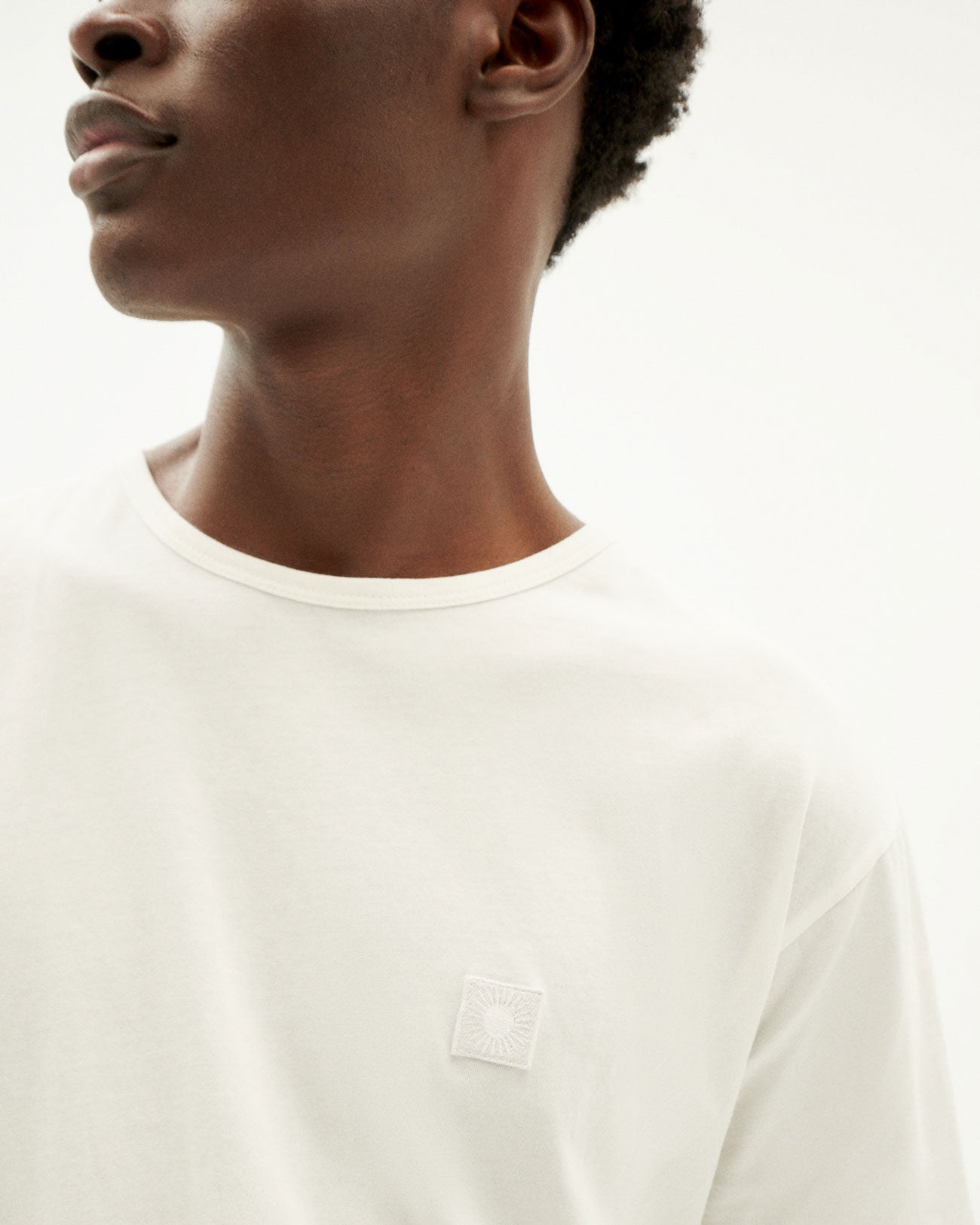 T-shirt manches courtes en coton bio | blanc "Sol white patch tshirt"