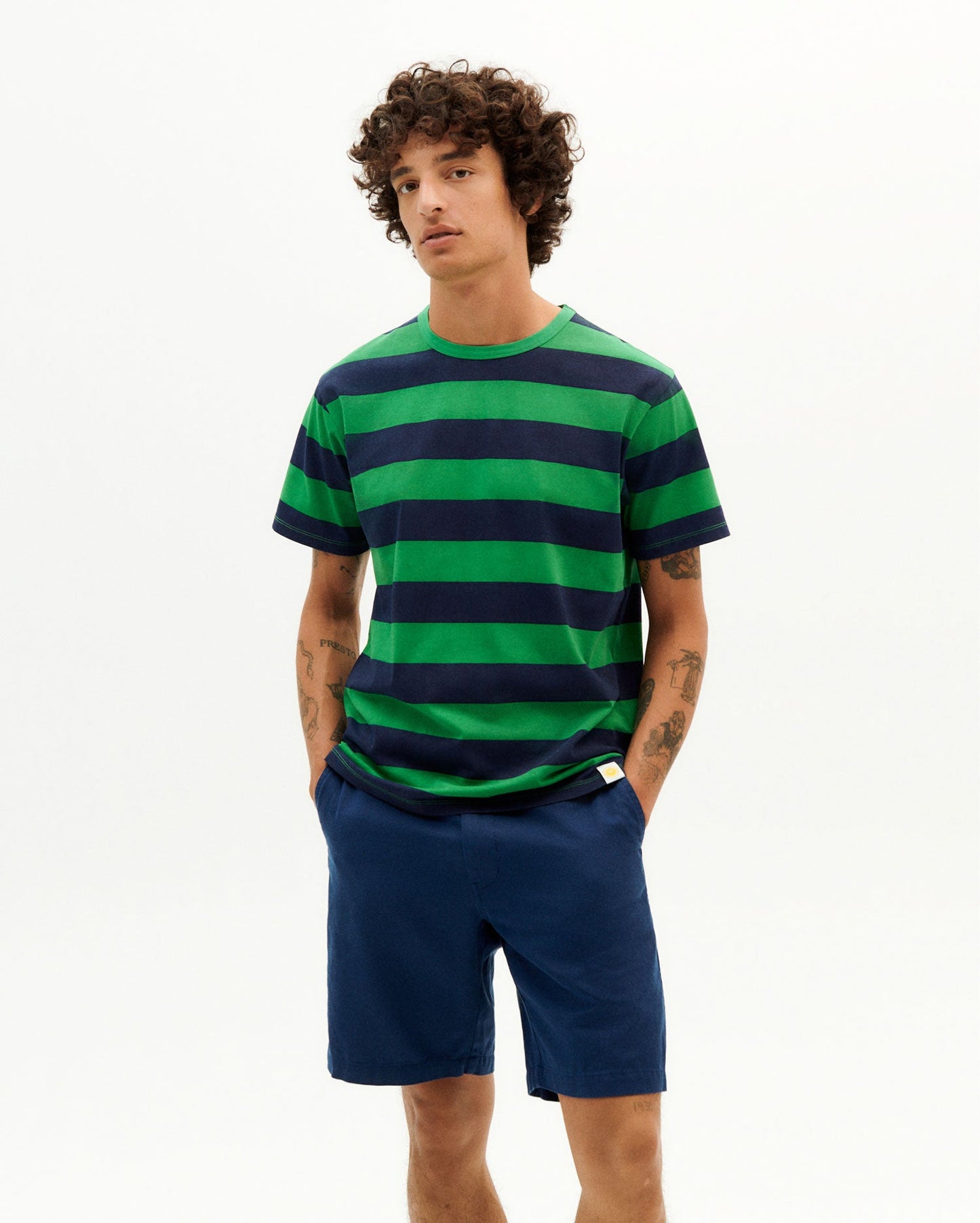 T-shirt bleu et vert à rayures en coton bio - blue night stripes multicolor