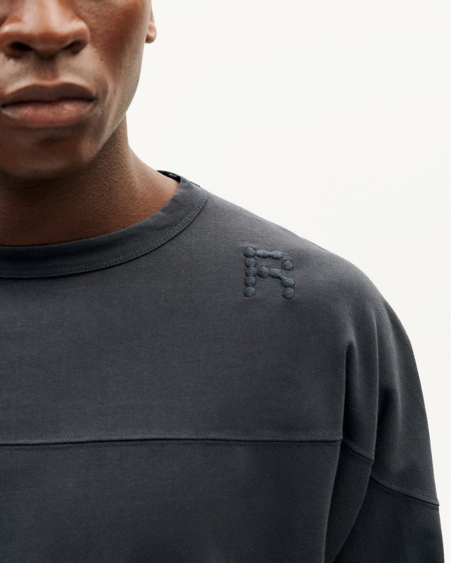 T-shirt imprimé en coton bio | gris "grafito brady t-shirt"