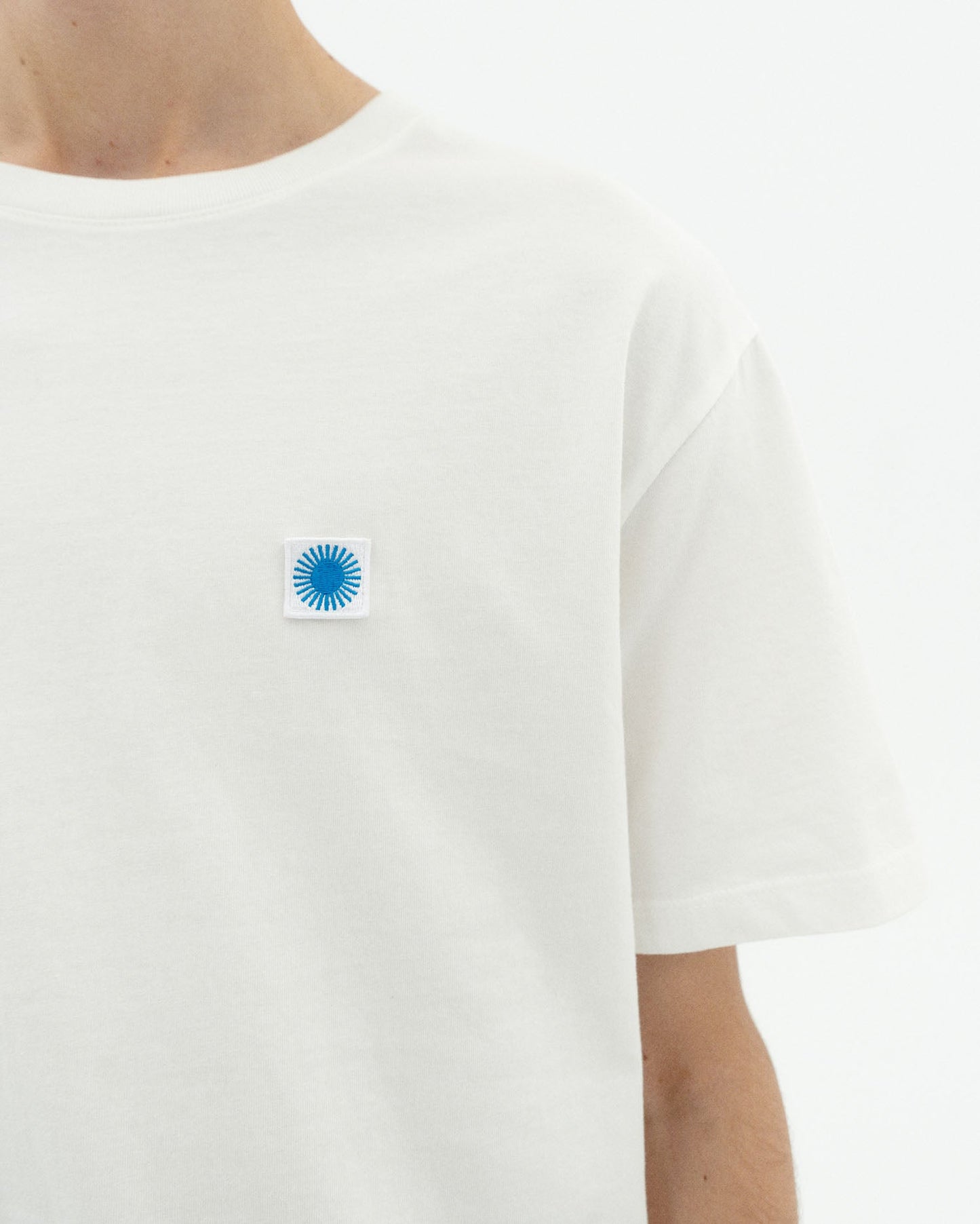 T-shirt imprimé en coton bio | blanc "sol contrast white tee - white"