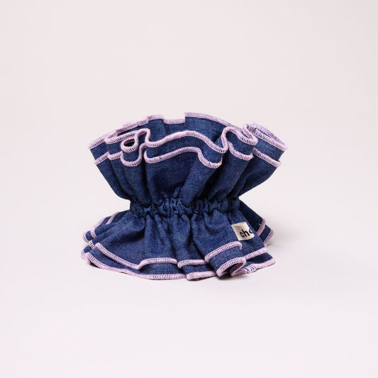 Maxi chouchou en matière upcyclée | jean clair - bord rose | Bleu