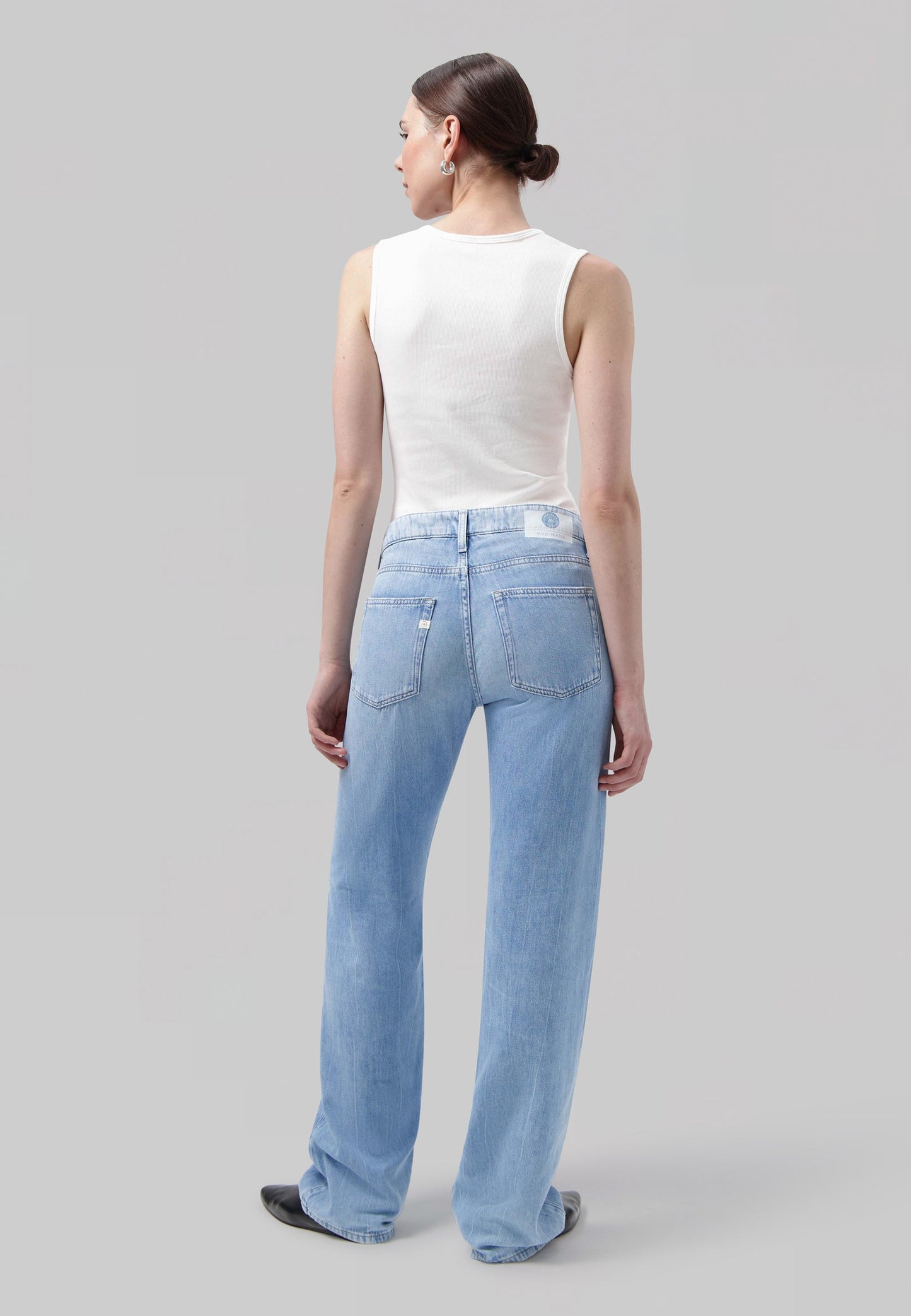 Jean taille basse évasé en coton bio et recyclé | Bleu délavé "loose jamie flow stone vintage"