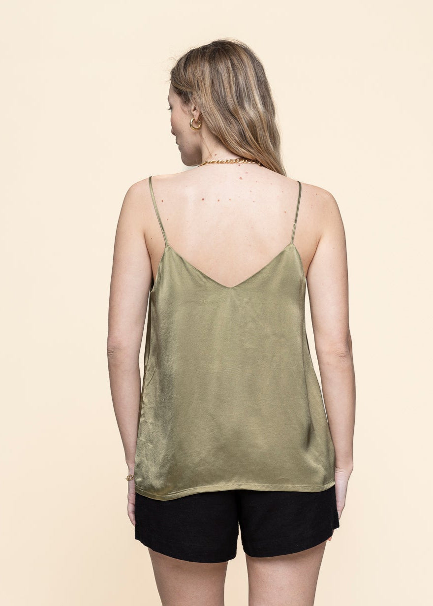 Top col V en satin éco | vert "Maud - woody olive"