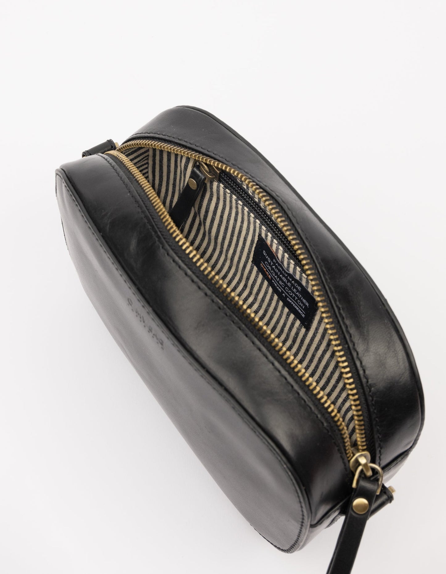 Sac à main en cuir certifié | noir "maya - black classic leather"