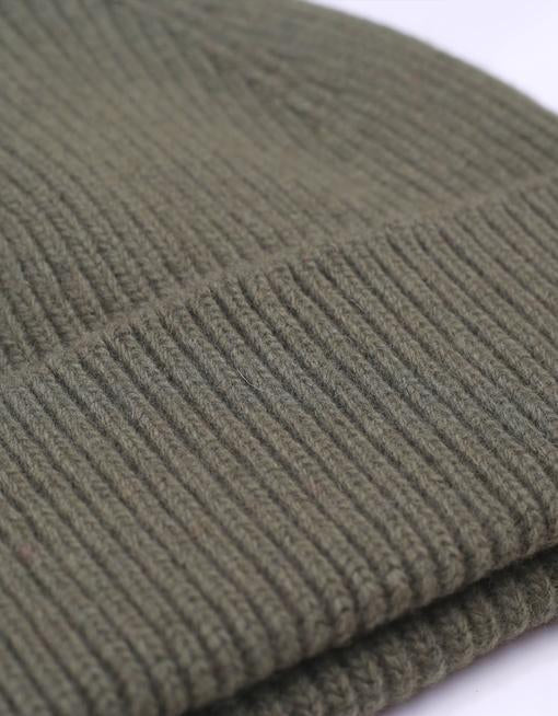 Bonnet olive en laine mérinos recyclée - merino wool beanie dusty olive
