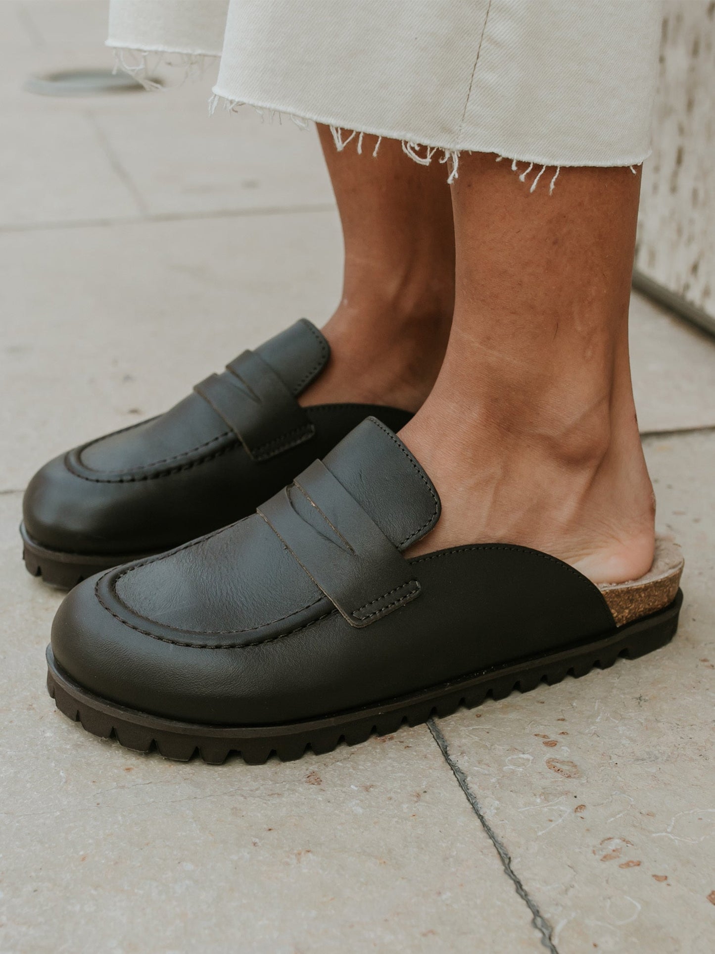 Sabots en cuir certifié | Noir "lois sheepskin black"