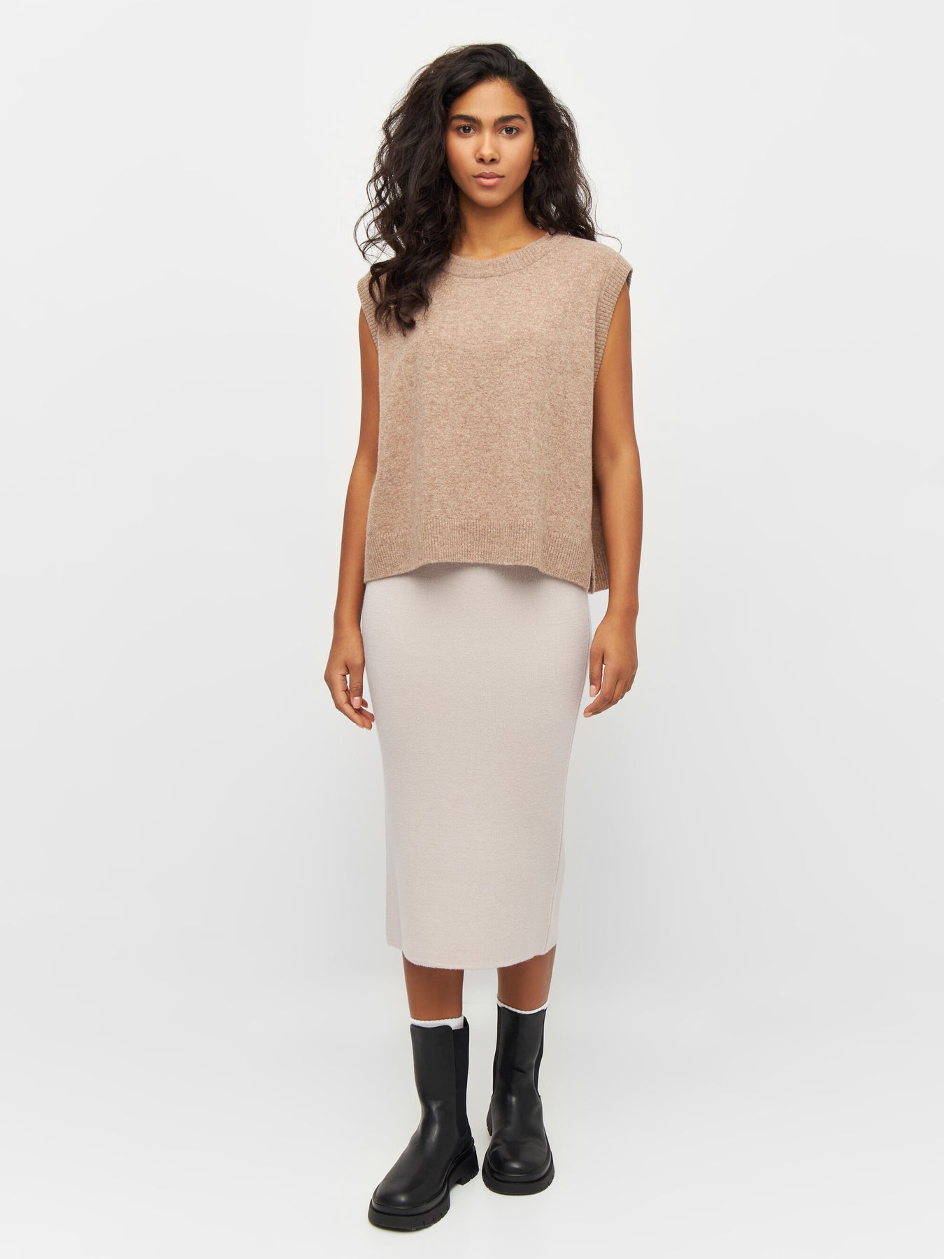 Jupe midi en laine certifiée | Beige "midi length merino knit skirt kelp"