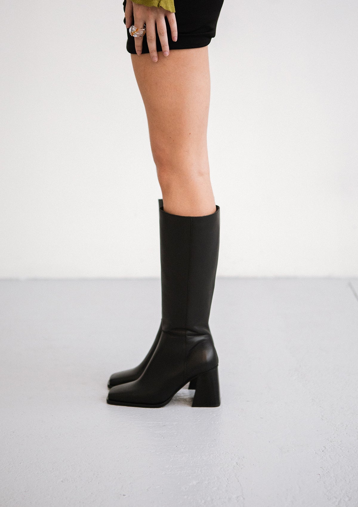 Bottes hautes à talons en cuir certifié | noir "midnight noir "