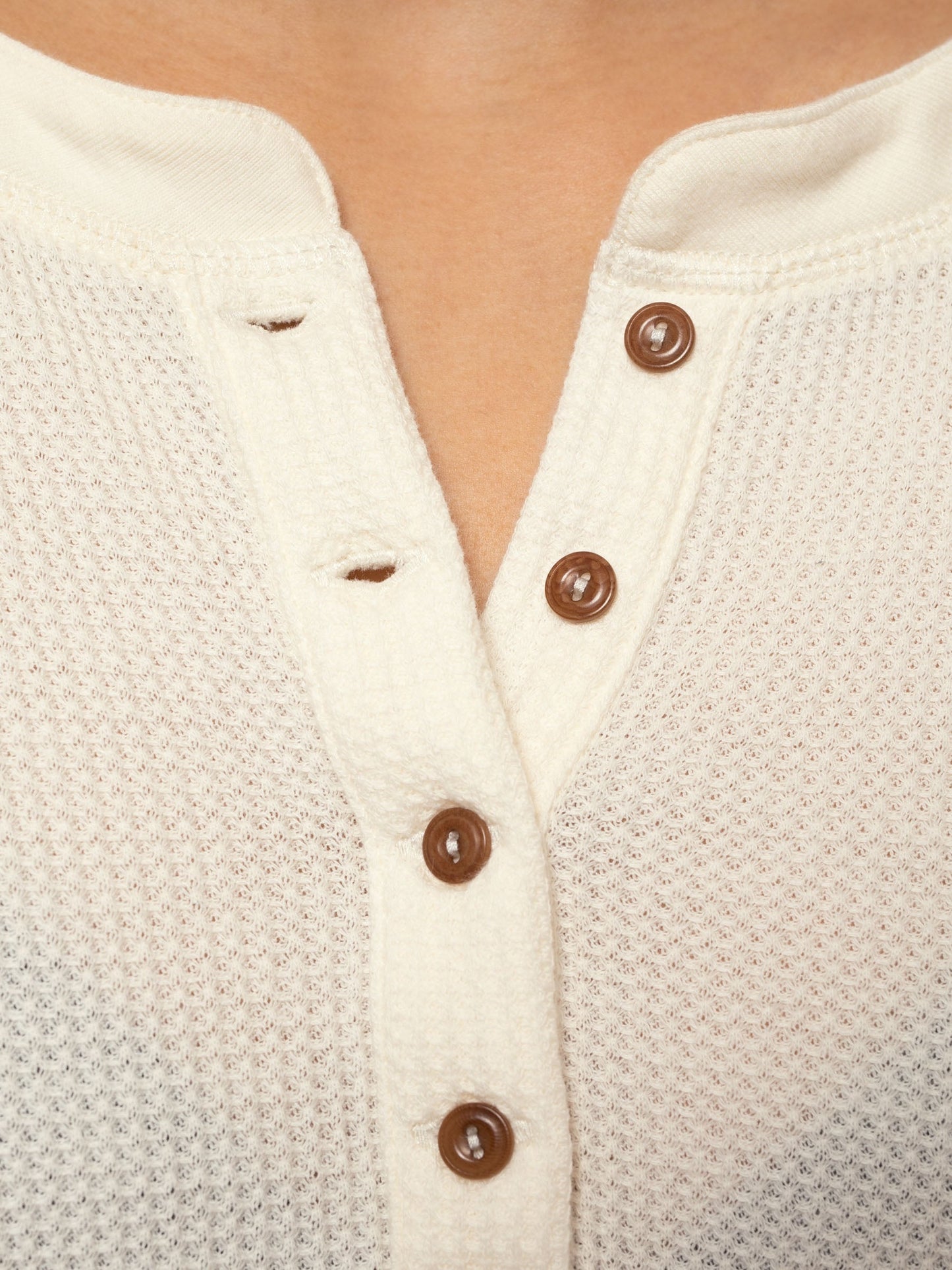 T-shirt manches longues en maille gaufrée de coton bio | écru "mira waffle egg white"