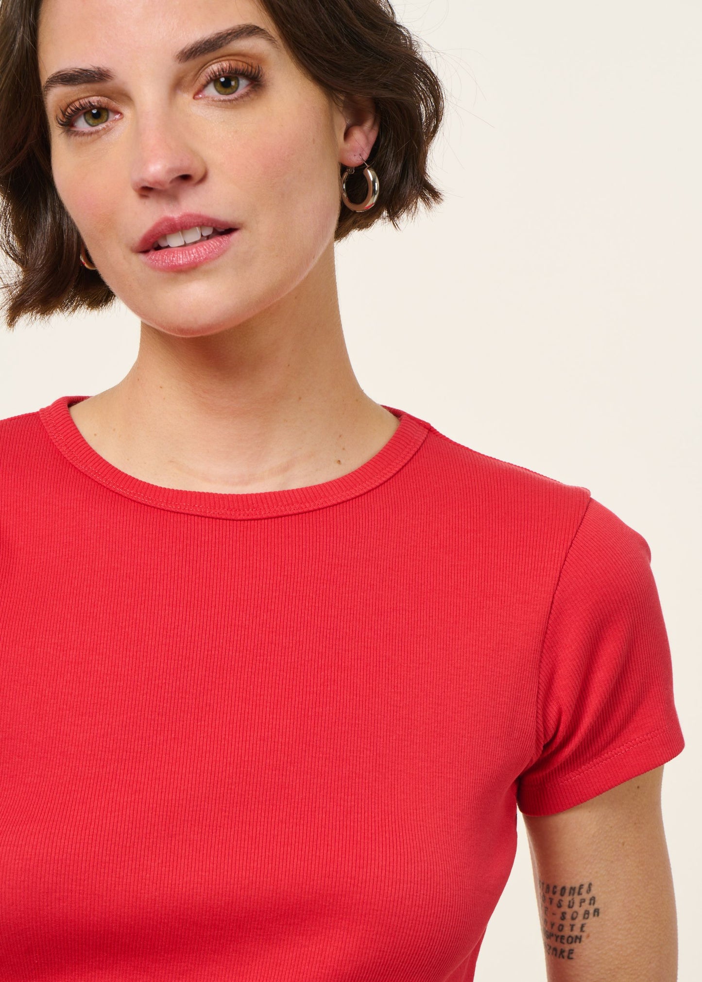 T-shirt manches courtes côtelé en coton bio | rouge | Rouge
