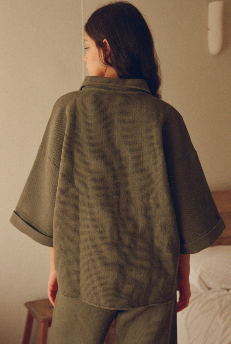 Haut de pyjama en coton biologique | vert "chemise mimosa nid d'abeille kaki - kaki"