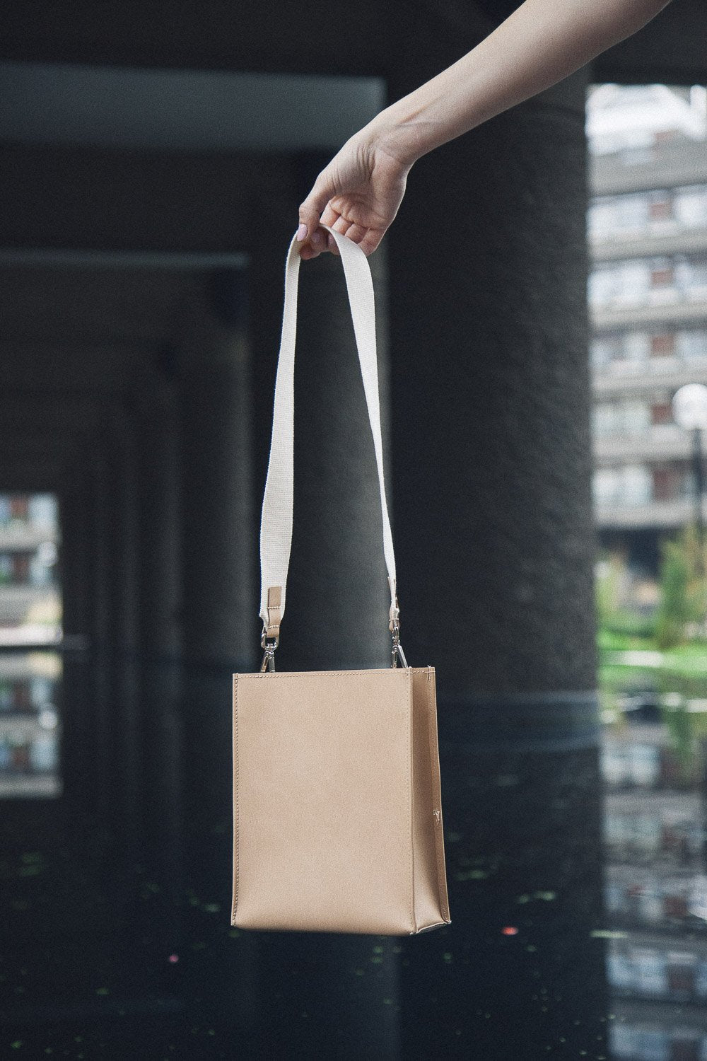 Sac beige en cuir recyclé - book bag