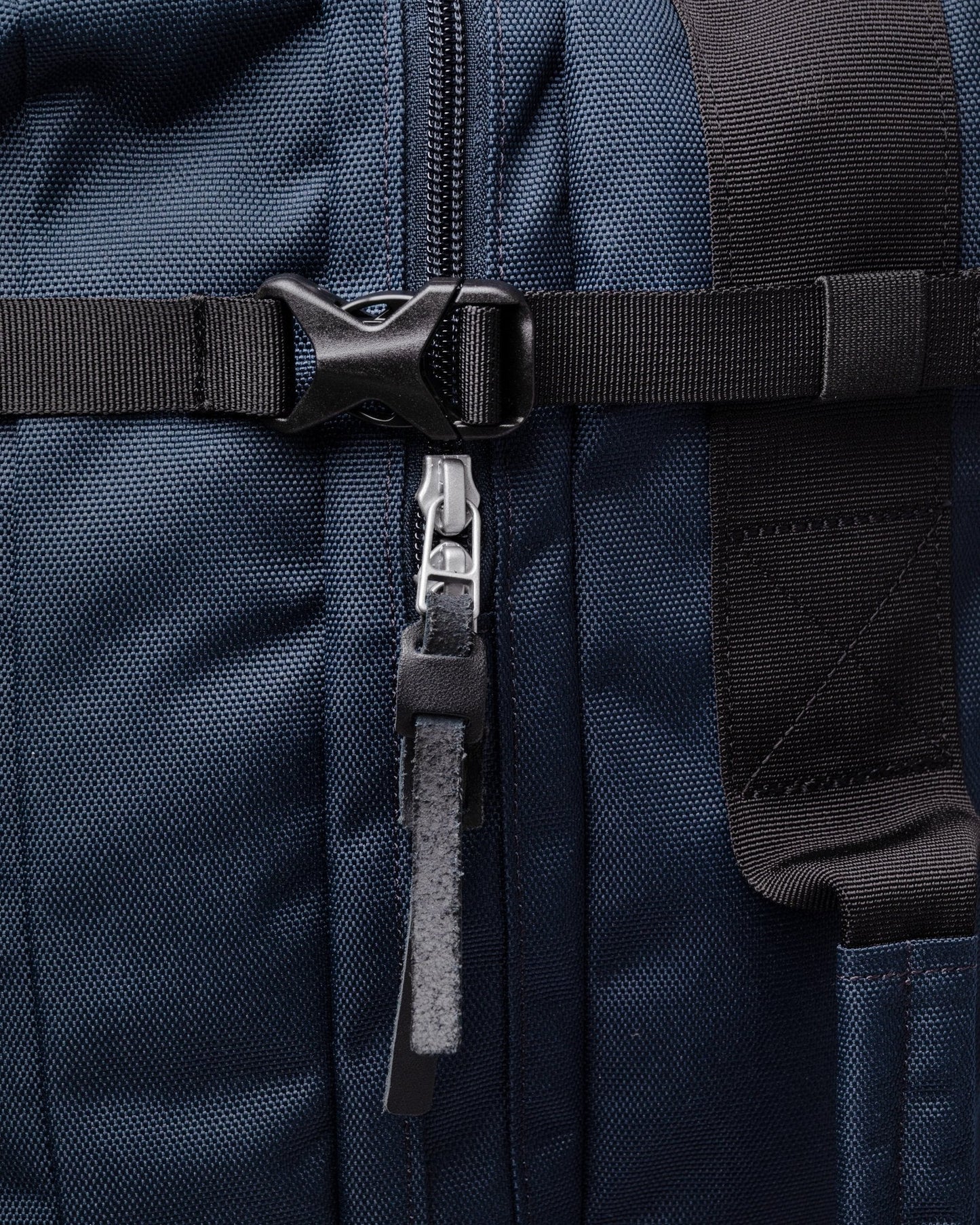 Sac à dos voyage 34L en matière recyclée | marine "otis multi navy"