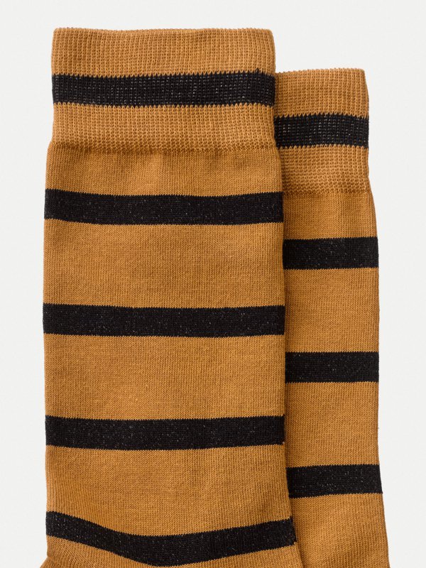 Chaussettes hautes rayées camel et noir en coton bio - Olsson
