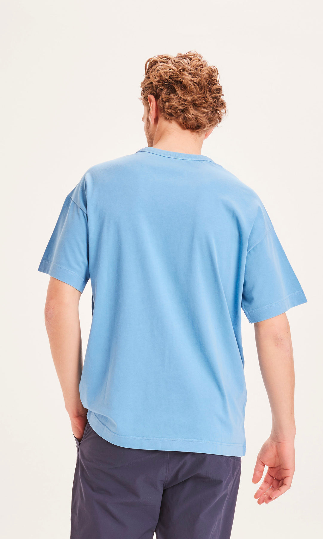 T-shirt ample bleu clair en coton bio et teinture naturelle - ALDER oversized tee alaskan blue