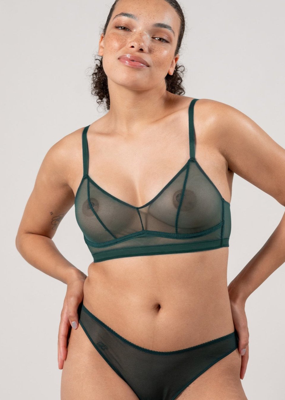 Soutien-gorge en matières recyclées | vert "mesh balconette - pine"