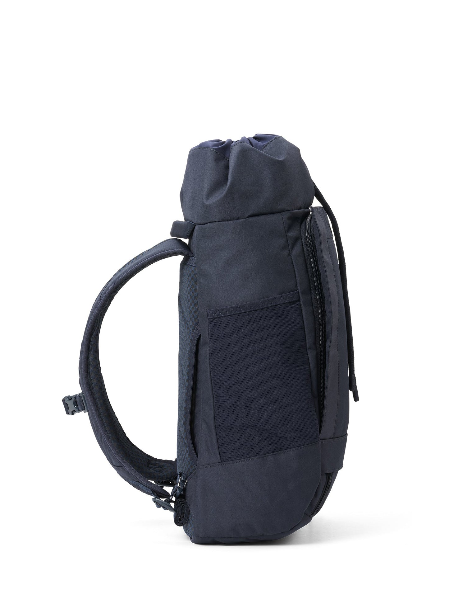 Sac à dos en matière recyclée | bleu "blok medium fjord navy"