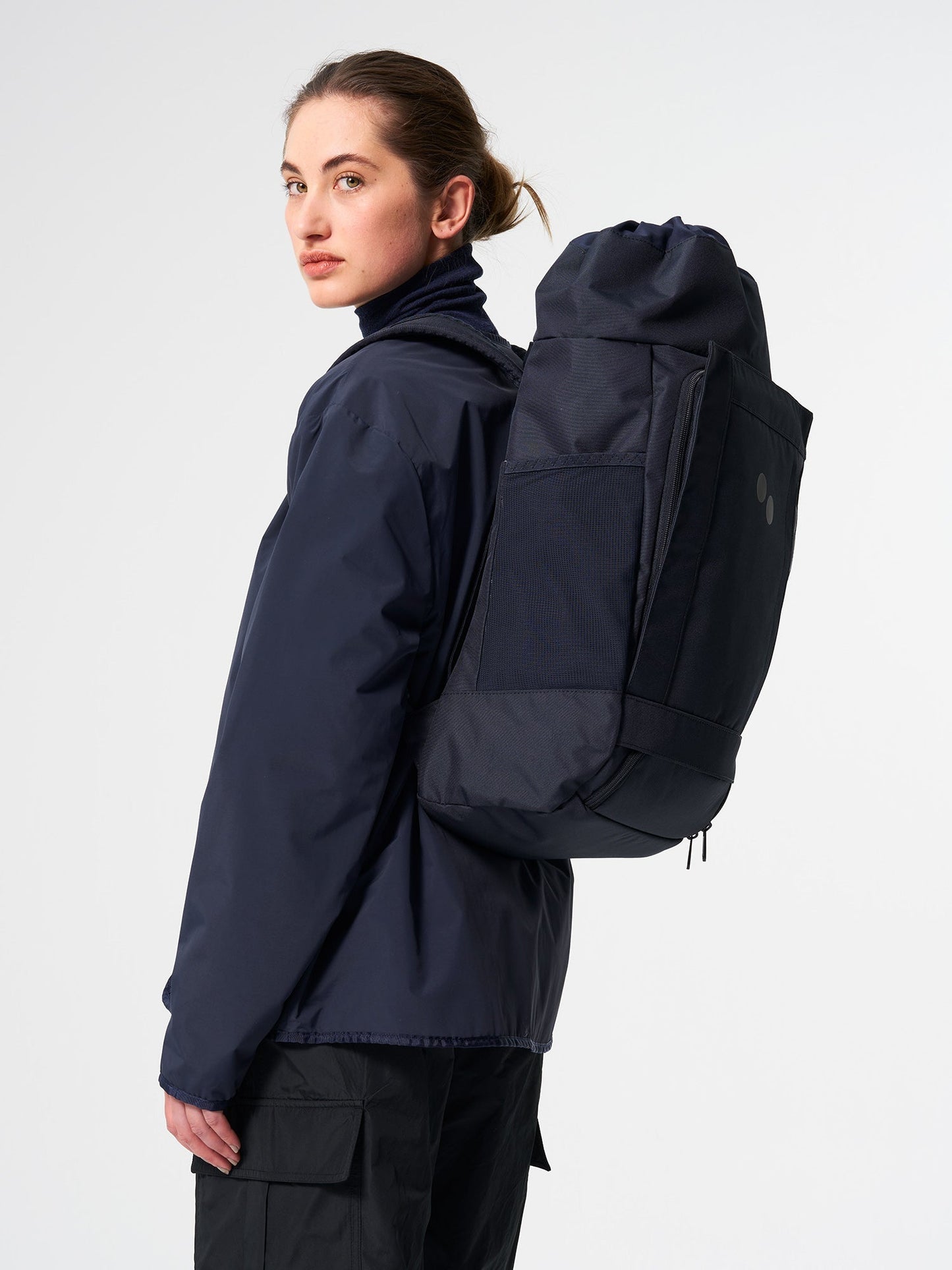 Sac à dos en matière recyclée | bleu "blok medium fjord navy"