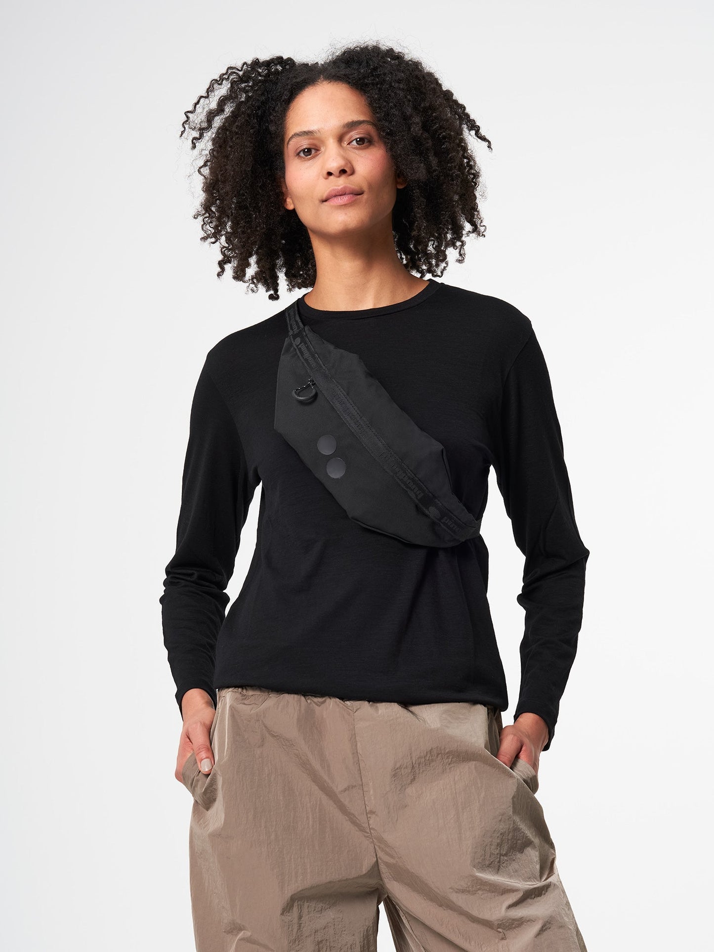 Banane en matière recyclée | noir "brik rooted black"