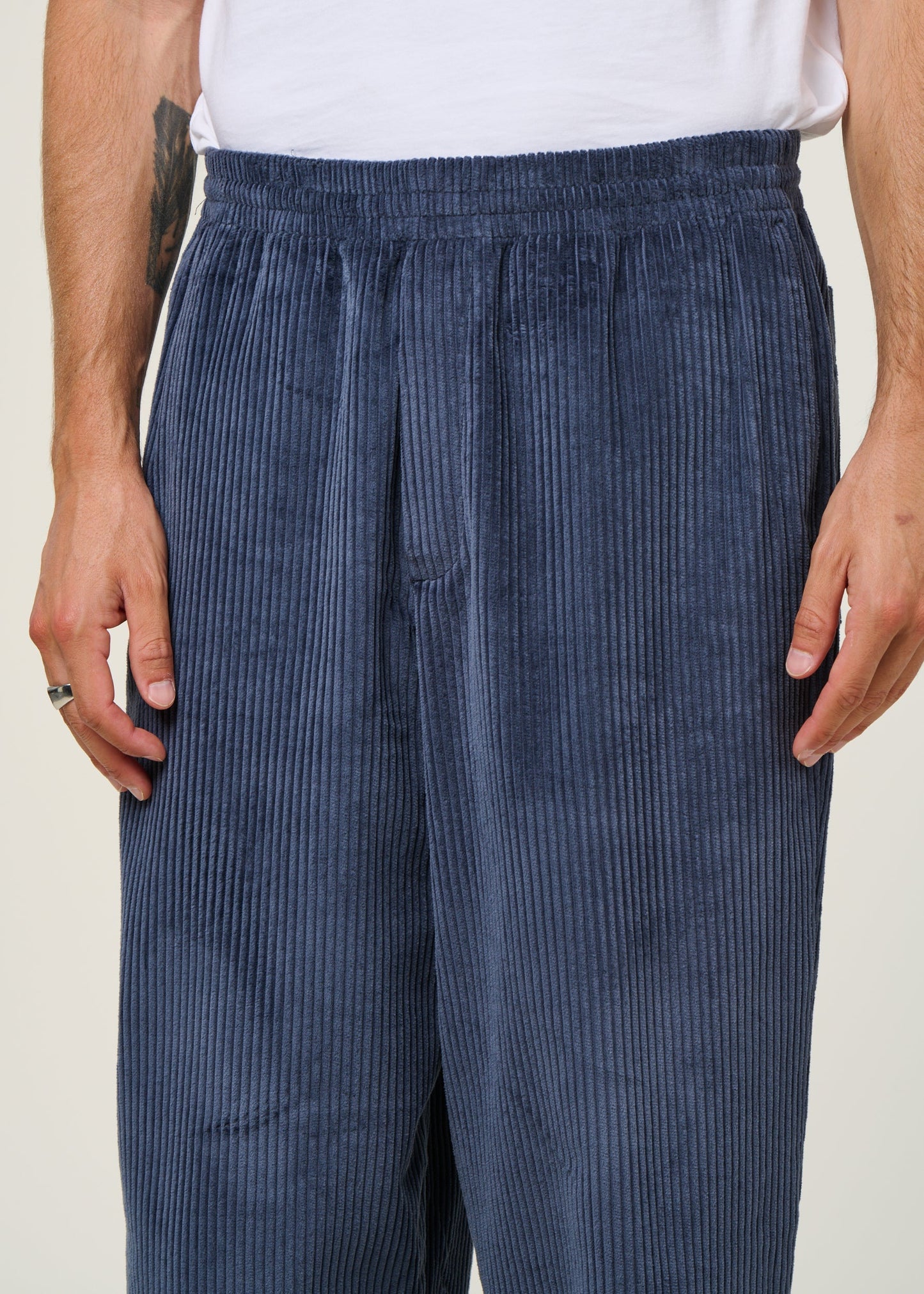 Pantalon large velours côtelé en coton bio | bleu 'cord wide pant - stone blue'