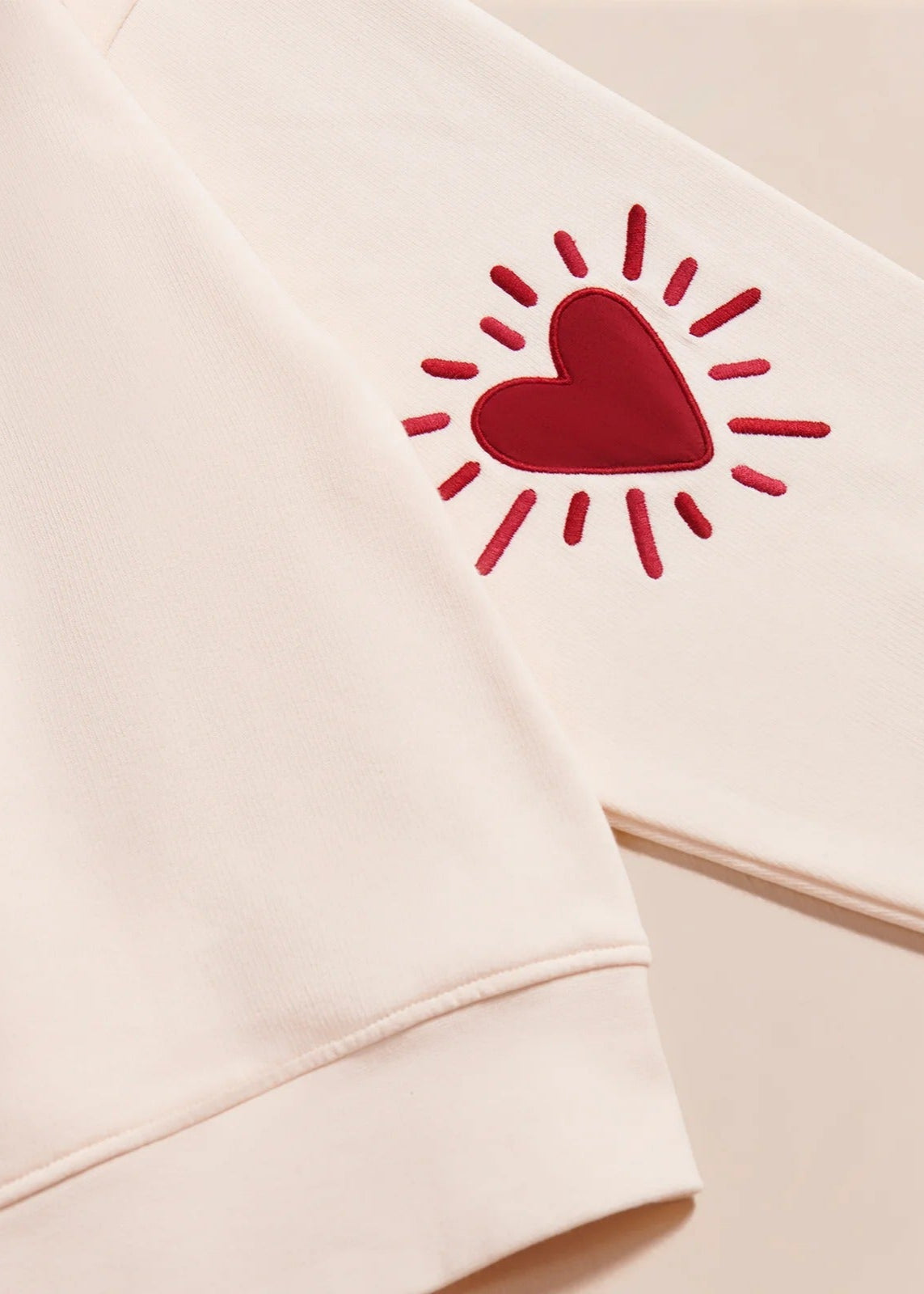 Sweat brodé en coton bio | crème "sweat Cœur solaire femme avec coudières "