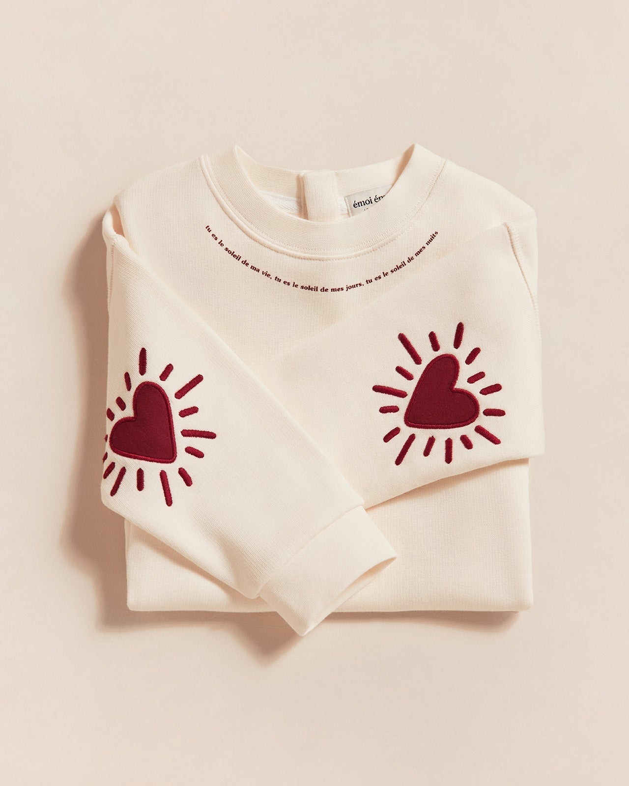 Sweat brodé en coton bio | Crème "cœur solaire crème"